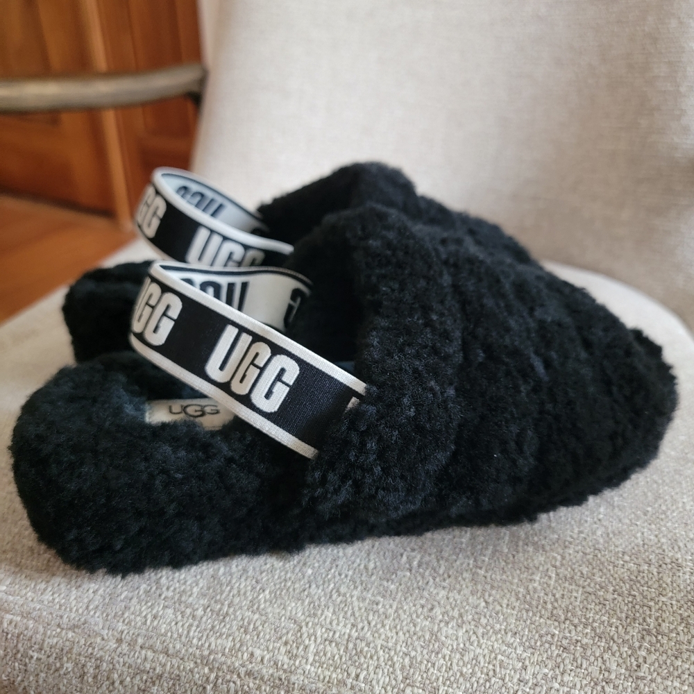 COPY - UGG Black Fluffy Sandals 9